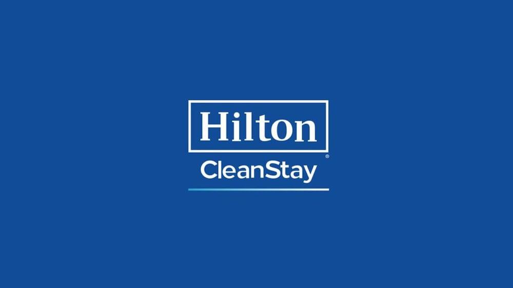 Hilton Oakland Airport Hotel Екстериор снимка